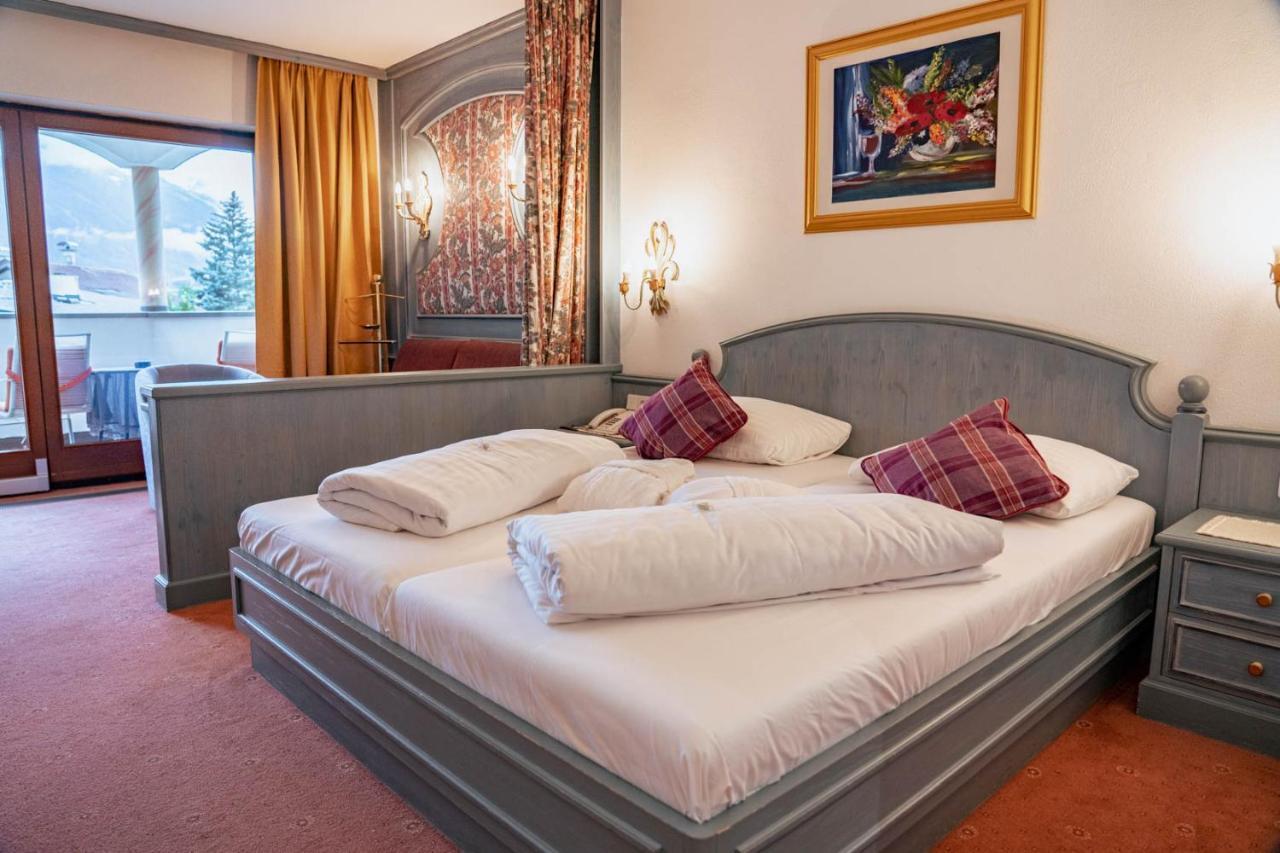 Hotel Donnerhof Fulpmes Habitación foto